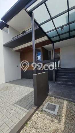 Rumah Elit Modern Siap Huni di Pondok Hijau Bandung Rumah Elit Modern Siap Huni di Pondok Hijau Bandung