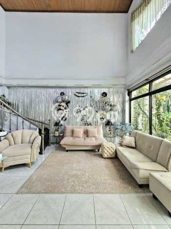 Hunian Mewah LB 350m2 Siap Pakai Desain Elegan di Kemang, Jakarta Selatan Hunian Mewah LB 350m2 Siap Pakai Desain Elegan di Kemang, Jakarta Selatan