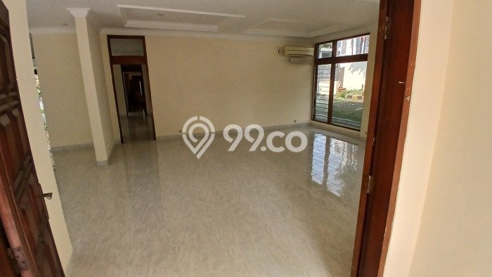 Rumah Bagus Disewakan di Kemang, Jakarta Selatan LT 1400m2, LB 750m2 Rumah Bagus Disewakan di Kemang, Jakarta Selatan LT 1400m2, LB 750m2