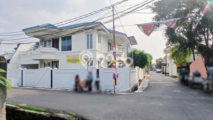 Dijual Rumah Premium dengan Fasilitas Sekitar Komplit di Duren Sawit, Jakarta Timur Dijual Rumah Premium dengan Fasilitas Sekitar Komplit di Duren Sawit, Jakarta Timur