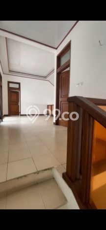 Disewakan! Rumah 5 Kamar Tidur &
4 Kamar Mandi di Pejaten, Jakarta Selatan Disewakan! Rumah 5 Kamar Tidur &
4 Kamar Mandi di Pejaten, Jakarta Selatan
