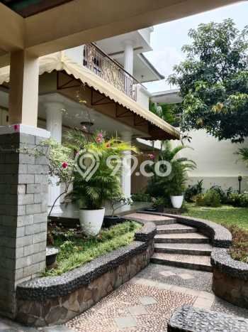 Rumah Elit Modern Tanpa Renovasi di Pengadegan Jakarta Selatan Rumah Elit Modern Tanpa Renovasi di Pengadegan Jakarta Selatan
