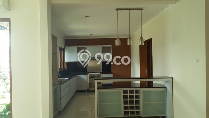 Disewakan! Rumah 3 Kamar Tidur &
3 Kamar Mandi di Kemang, Jakarta Selatan Disewakan! Rumah 3 Kamar Tidur &
3 Kamar Mandi di Kemang, Jakarta Selatan
