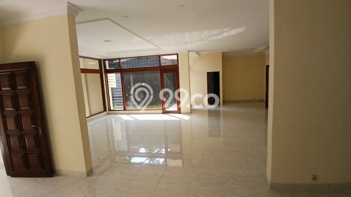Rumah Bagus Disewakan di Kemang, Jakarta Selatan LT 1400m2, LB 750m2 Rumah Bagus Disewakan di Kemang, Jakarta Selatan LT 1400m2, LB 750m2