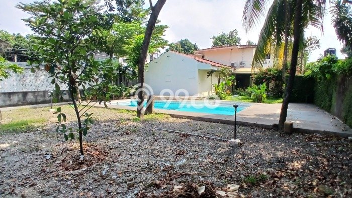 Rumah Bagus Disewakan di Kemang, Jakarta Selatan LT 1400m2, LB 750m2 Rumah Bagus Disewakan di Kemang, Jakarta Selatan LT 1400m2, LB 750m2