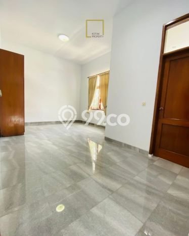 Disewakan Rumah Murah di Pejaten Jakarta Selatan dengan 5 Kamar Tidur Disewakan Rumah Murah di Pejaten Jakarta Selatan dengan 5 Kamar Tidur