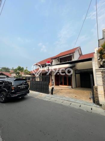 Disewakan! Rumah 5 Kamar Tidur &
4 Kamar Mandi di Pejaten, Jakarta Selatan Disewakan! Rumah 5 Kamar Tidur &
4 Kamar Mandi di Pejaten, Jakarta Selatan