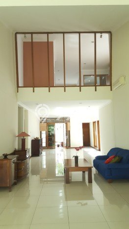 Disewakan! Rumah 3 Kamar Tidur &
3 Kamar Mandi di Kemang, Jakarta Selatan Disewakan! Rumah 3 Kamar Tidur &
3 Kamar Mandi di Kemang, Jakarta Selatan