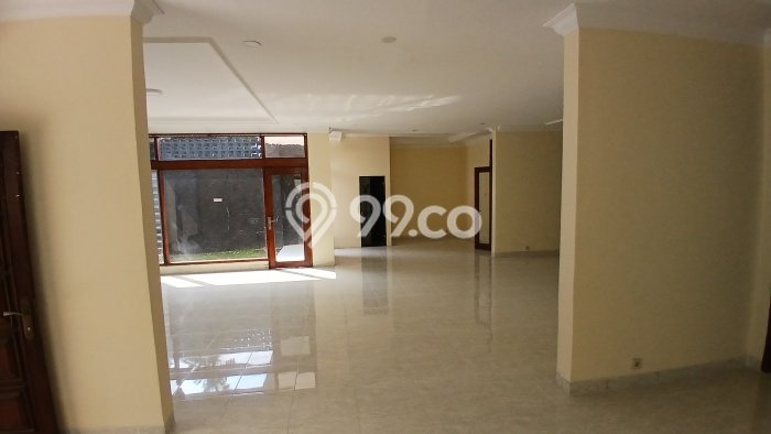 Rumah Bagus Disewakan di Kemang, Jakarta Selatan LT 1400m2, LB 750m2 Rumah Bagus Disewakan di Kemang, Jakarta Selatan LT 1400m2, LB 750m2