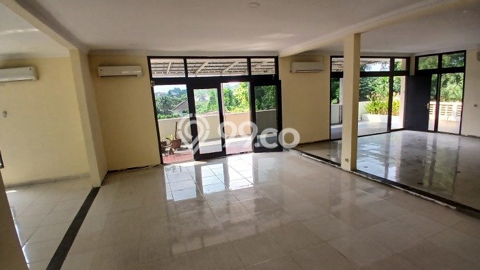 Rumah Bagus Disewakan di Kemang, Jakarta Selatan LT 1400m2, LB 750m2 Rumah Bagus Disewakan di Kemang, Jakarta Selatan LT 1400m2, LB 750m2