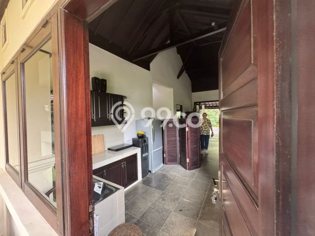 PROPERTI UNGGULAN! Rumah Strategis di , Luas 250m2m² LB 113m2m² PROPERTI UNGGULAN! Rumah Strategis di , Luas 250m2m² LB 113m2m²