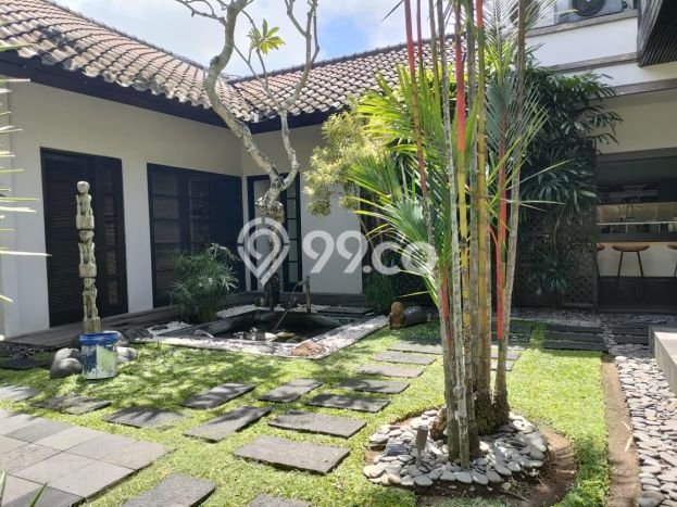 Ready to Use! Premium House LT 490m2 Desain Elegan di Puri Gading Ready to Use! Premium House LT 490m2 Desain Elegan di Puri Gading