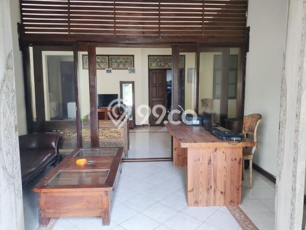 PREMIUM CHOICE! Rumah di Kerobokan, 4 KT, Area Strategis, Luas 180m² Bangunan 180m² PREMIUM CHOICE! Rumah di Kerobokan, 4 KT, Area Strategis, Luas 180m² Bangunan 180m²