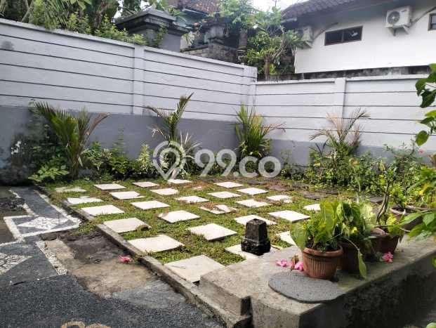 Rumah Disewakan Badung LT 380m2 LB 380m2 Kawasan Kerobokan Rumah Disewakan Badung LT 380m2 LB 380m2 Kawasan Kerobokan