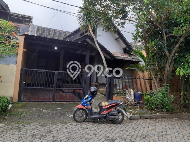Disewakan! Rumah 3 Kamar Tidur &
1 Kamar Mandi di Villa Melati Mas, Tangerang Selatan Disewakan! Rumah 3 Kamar Tidur &
1 Kamar Mandi di Villa Melati Mas, Tangerang Selatan