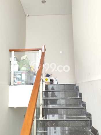 Dijual Hunian Rumah Terawat 4 Kamar di Villa Melati Mas, Tangerang Selatan Dijual Hunian Rumah Terawat 4 Kamar di Villa Melati Mas, Tangerang Selatan