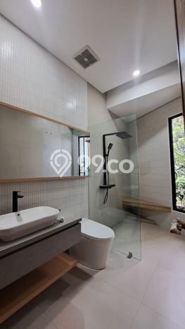 Rumah Elit Modern Tanpa Renovasi di BSD Anggrek Loka Tangerang Rumah Elit Modern Tanpa Renovasi di BSD Anggrek Loka Tangerang
