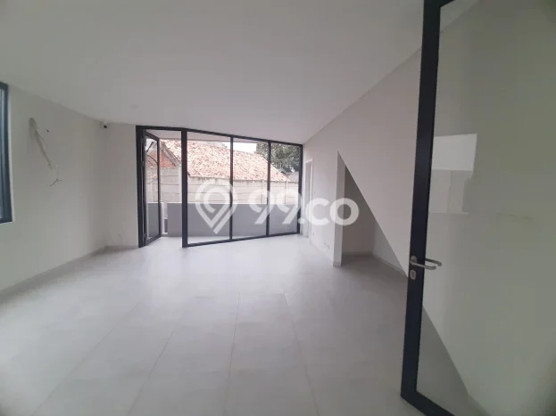 PRIME LOCATION! Komersial di Bintaro, Luas 219m², Area Bisnis, Lokasi Strategis PRIME LOCATION! Komersial di Bintaro, Luas 219m², Area Bisnis, Lokasi Strategis