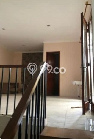 Jual Rumah Bagus Siap Huni LB 230m2 di Pamulang, Tangerang Selatan Jual Rumah Bagus Siap Huni LB 230m2 di Pamulang, Tangerang Selatan