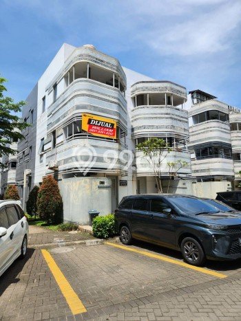 Cocok Untuk Investasi! Dijual Kost di BSD Vanya Park 6 Kamar Cocok Untuk Investasi! Dijual Kost di BSD Vanya Park 6 Kamar