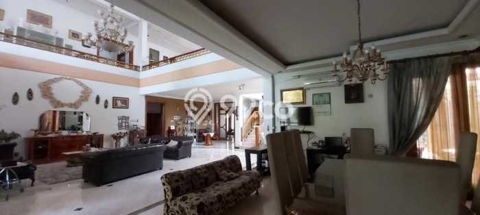 Jual Rumah Mewah Megah Dengan View Cantik di Kemang, Jakarta Selatan Jual Rumah Mewah Megah Dengan View Cantik di Kemang, Jakarta Selatan
