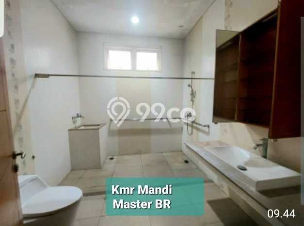 SPECIAL PRICE! Rumah di , 2 KT, Akses Mudah Pusat Kota, LT 750m2m² LB 500m2m² SPECIAL PRICE! Rumah di , 2 KT, Akses Mudah Pusat Kota, LT 750m2m² LB 500m2m²