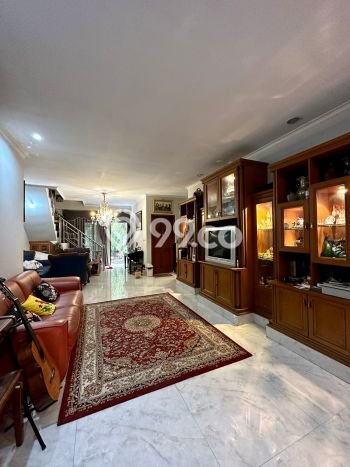 Rumah Mewah LB 180m2 Siap Pakai Desain Elegan di Pulomas, Jakarta Timur Rumah Mewah LB 180m2 Siap Pakai Desain Elegan di Pulomas, Jakarta Timur