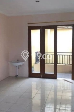 Jual Rumah Bagus Siap Huni LB 230m2 di Pamulang, Tangerang Selatan Jual Rumah Bagus Siap Huni LB 230m2 di Pamulang, Tangerang Selatan
