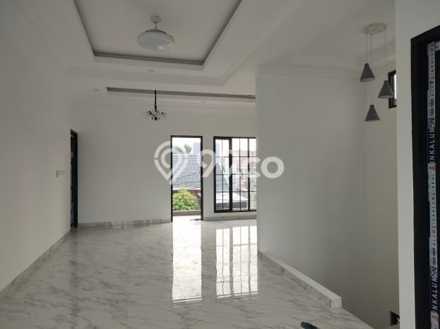 Rumah Terawat di BSD Griya Loka, Tangerang, LT 250m², LB 250m² Rumah Terawat di BSD Griya Loka, Tangerang, LT 250m², LB 250m²
