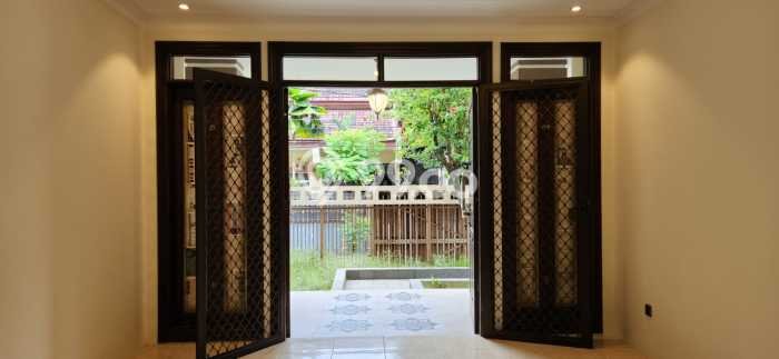 Rumah Elit LB 650m2 Siap Huni Desain Elegan di Pondok Indah, Jakarta Selatan Rumah Elit LB 650m2 Siap Huni Desain Elegan di Pondok Indah, Jakarta Selatan