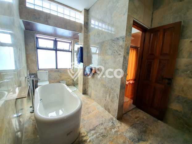 Dijual Rumah Mewah Megah Dengan View Eksklusif di Kemang, Jakarta Selatan Dijual Rumah Mewah Megah Dengan View Eksklusif di Kemang, Jakarta Selatan