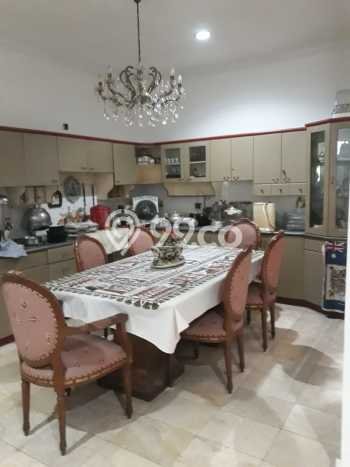 Rumah Elit Modern Tanpa Renovasi di Pondok Indah Jakarta Selatan Rumah Elit Modern Tanpa Renovasi di Pondok Indah Jakarta Selatan