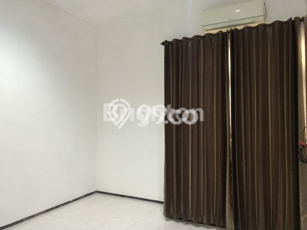 PRIME LOCATION! Rumah di Jagir, 2 KM, Lingkungan Tenang, LT 256m2m² Bangunan 290m2m² PRIME LOCATION! Rumah di Jagir, 2 KM, Lingkungan Tenang, LT 256m2m² Bangunan 290m2m²