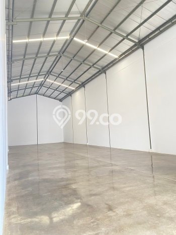 LOKASI PREMIUM! Gudang Kawasan Daan Mogot, Luas 1800m², Lokasi Niaga LOKASI PREMIUM! Gudang Kawasan Daan Mogot, Luas 1800m², Lokasi Niaga
