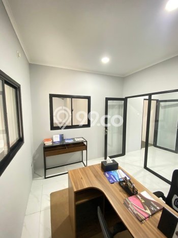 LOKASI PREMIUM! Gudang Kawasan Daan Mogot, Luas 1800m², Lokasi Niaga LOKASI PREMIUM! Gudang Kawasan Daan Mogot, Luas 1800m², Lokasi Niaga