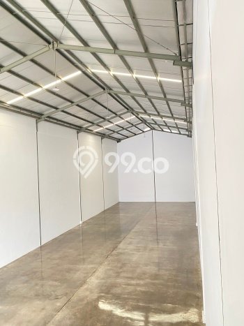LOKASI PREMIUM! Gudang Kawasan Daan Mogot, Luas 1800m², Lokasi Niaga LOKASI PREMIUM! Gudang Kawasan Daan Mogot, Luas 1800m², Lokasi Niaga