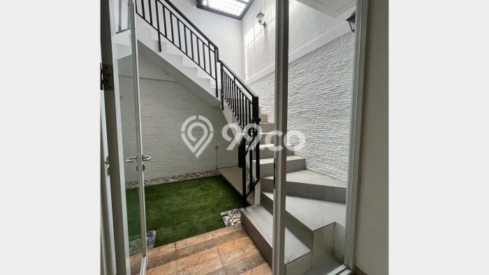 Rumah Elit Modern Siap Huni di Alam Sutera Tangerang Rumah Elit Modern Siap Huni di Alam Sutera Tangerang