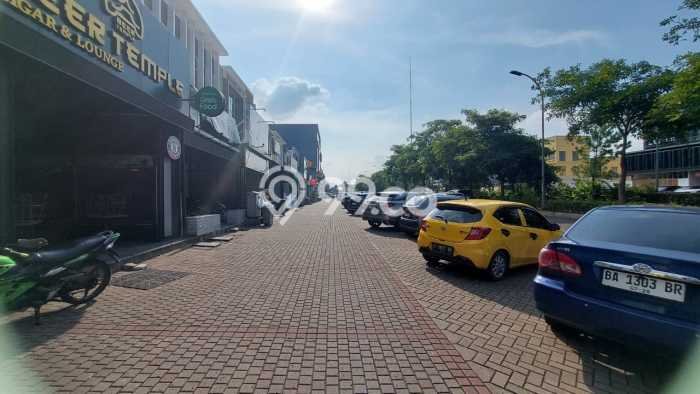 INVESTASI CERDAS! Ruko di Gading Serpong, Luas 80m2m², Lokasi Mainroad INVESTASI CERDAS! Ruko di Gading Serpong, Luas 80m2m², Lokasi Mainroad