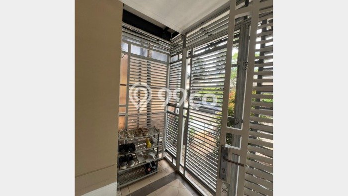 Rumah Elit Modern Siap Huni di Alam Sutera Tangerang Rumah Elit Modern Siap Huni di Alam Sutera Tangerang