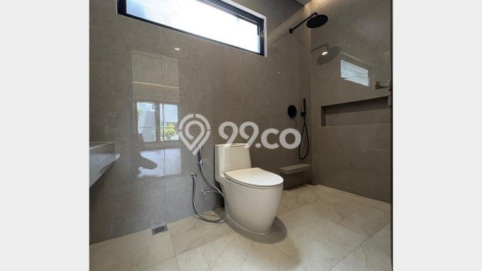 Rumah Elit LB 346m2 Siap Pakai Desain Elegan di BSD City, Tangerang Rumah Elit LB 346m2 Siap Pakai Desain Elegan di BSD City, Tangerang