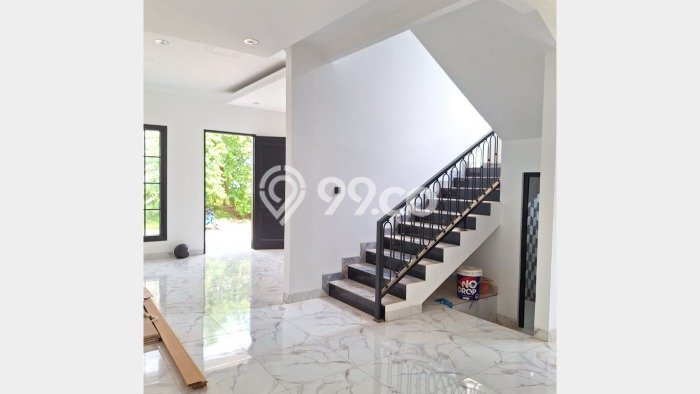 Jual Rumah Mewah Megah Dengan View Eksklusif di BSD City, Tangerang Jual Rumah Mewah Megah Dengan View Eksklusif di BSD City, Tangerang