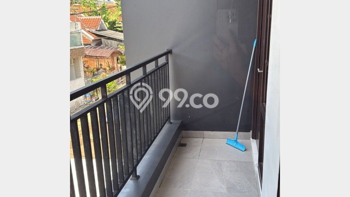 Rumah Modern Cantik 3 Kamar Bisa Langsung Pindah di BSD Rumah Modern Cantik 3 Kamar Bisa Langsung Pindah di BSD