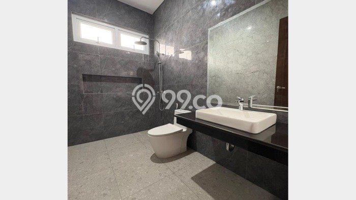 Dijual Rumah Premium dengan Fasilitas Sekitar Lengkap di BSD, Tangerang Selatan Dijual Rumah Premium dengan Fasilitas Sekitar Lengkap di BSD, Tangerang Selatan