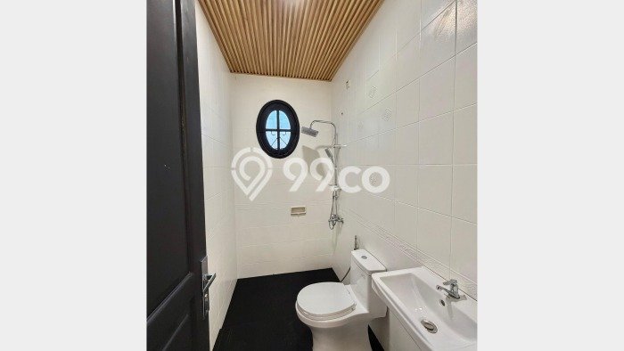 Hunian Mewah Dijual LT 240m2 di BSD, Tangerang Selatan Hunian Mewah Dijual LT 240m2 di BSD, Tangerang Selatan