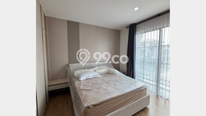Hunian Mewah Siap Huni LT 168m2 di BSD, Tangerang Selatan Hunian Mewah Siap Huni LT 168m2 di BSD, Tangerang Selatan