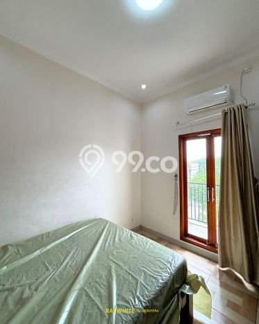 Siap Huni Rumah Mewah 5 Kamar di Ciledug Dekat ke Mana Pun Siap Huni Rumah Mewah 5 Kamar di Ciledug Dekat ke Mana Pun