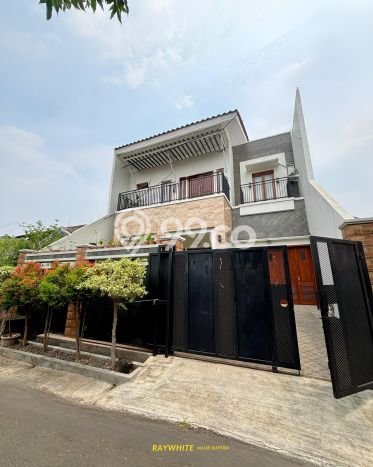 Siap Huni Rumah Mewah 5 Kamar di Ciledug Dekat ke Mana Pun Siap Huni Rumah Mewah 5 Kamar di Ciledug Dekat ke Mana Pun
