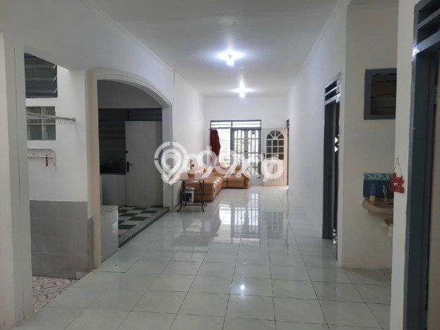 Hunian Cantik Modern Lb 140m2 di Mulyorejo, Surabaya Hunian Cantik Modern Lb 140m2 di Mulyorejo, Surabaya