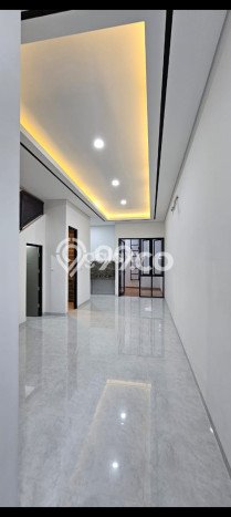 For Sale Hunian Rumah Terawat 4 KT di Pakuwon City, Surabaya For Sale Hunian Rumah Terawat 4 KT di Pakuwon City, Surabaya