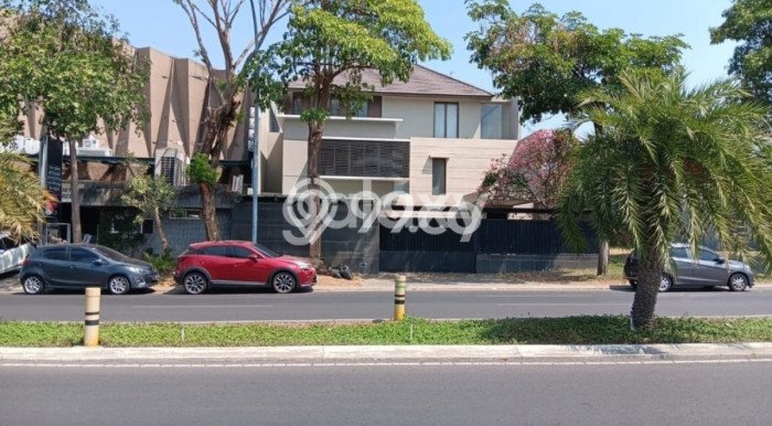 Rumah Eksklusif Siap Huni LT 541m2 di Sambikerep, Surabaya Rumah Eksklusif Siap Huni LT 541m2 di Sambikerep, Surabaya